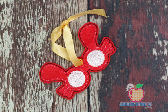Christmas Glasses Ornament: A Hands-On Embroidery Design Review